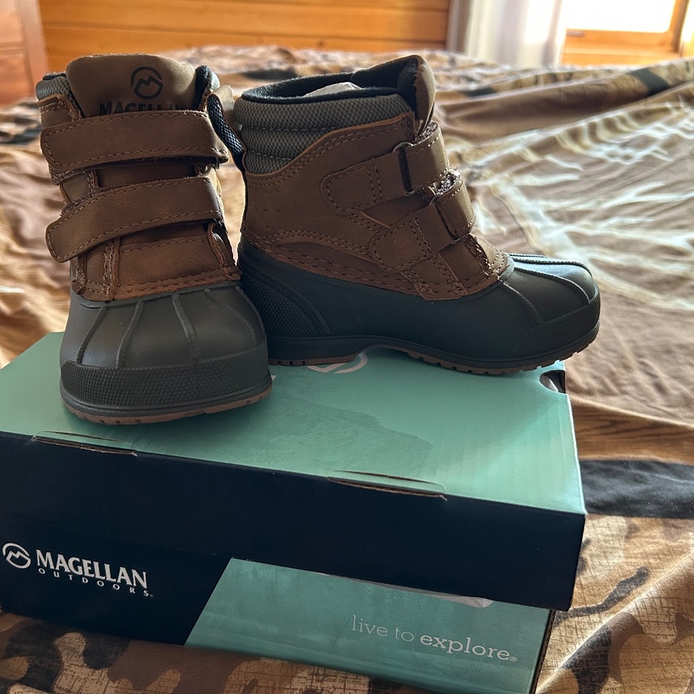 Toddler snow boots